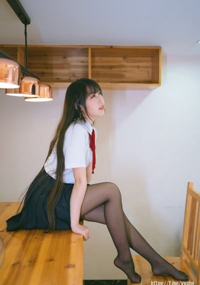 三人边走边吮她的花蒂_BD韩语在线观看高清