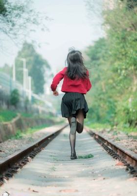 动漫美女www网站免费看动漫_中英字幕1080