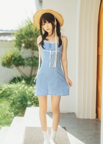 摸校花下面掀裙子纯肉黄文_720视频大全
